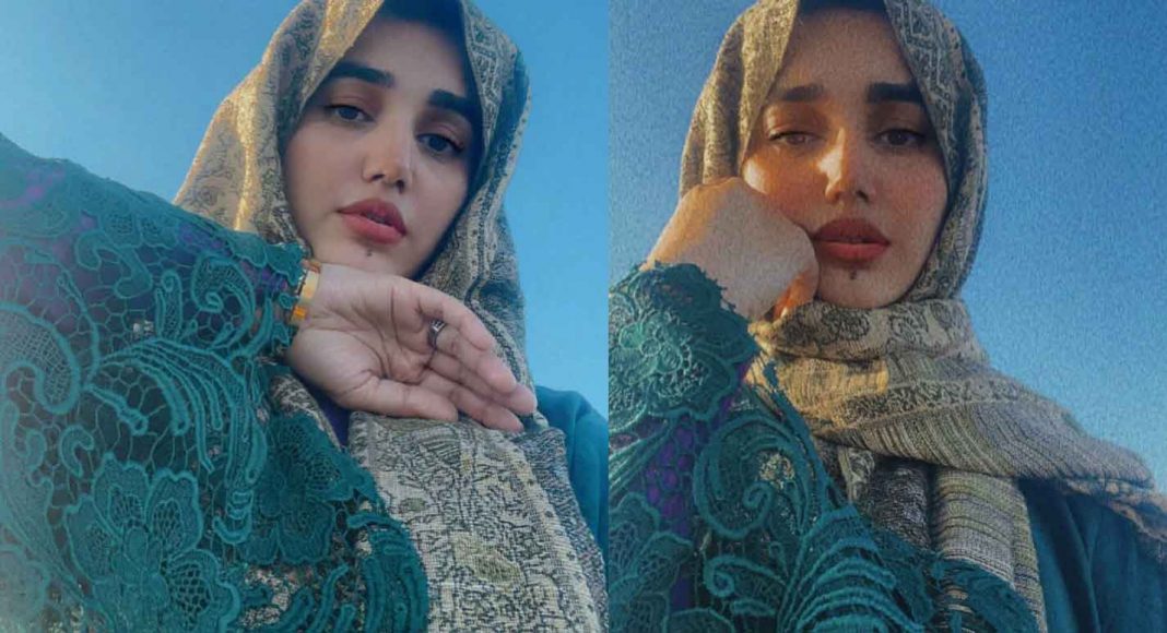 1 Anum Fayyaz